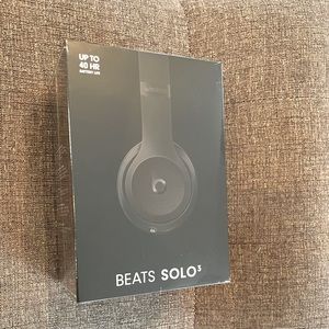 Brand new in plastic Beats Solo3